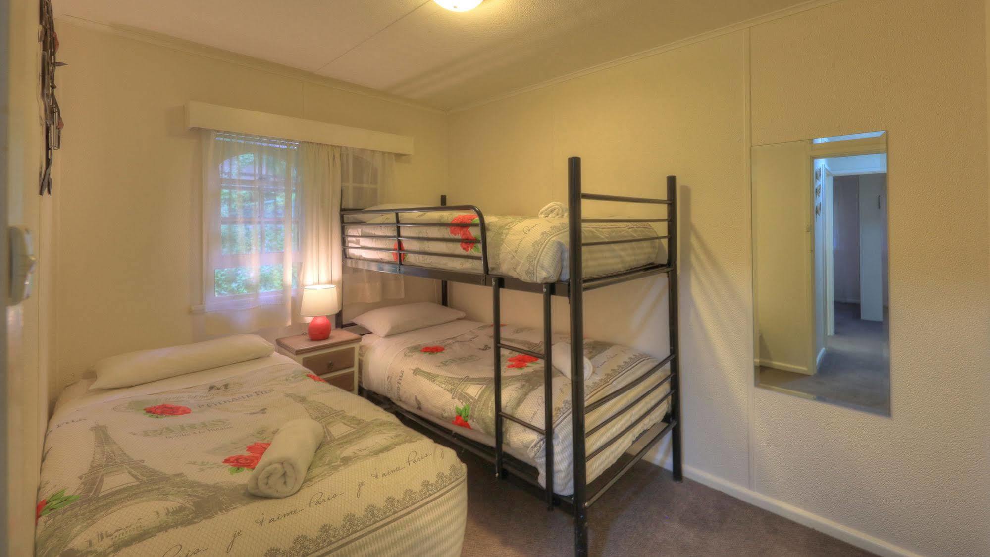 Chestnut Tree Holiday Units Bright Εξωτερικό φωτογραφία